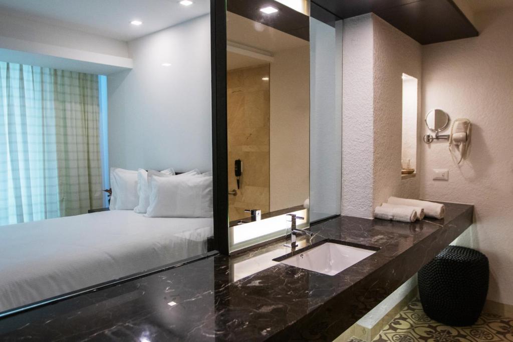 Eurobuilding Hotel & Suites Lecheria Exteriér fotografie